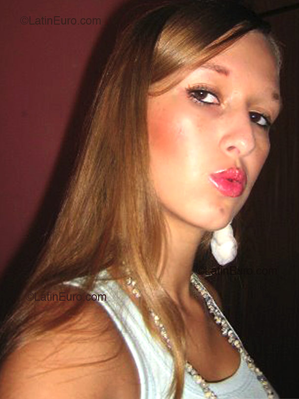 Date this beautiful Brazil girl Bruna from  B2060