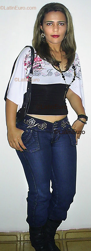 Date this young Brazil girl Margarete from Campo Grande B2109
