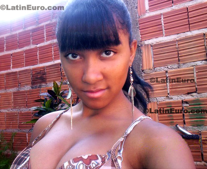 Date this voluptuous Brazil girl Joice from Ribeirao Preto B213