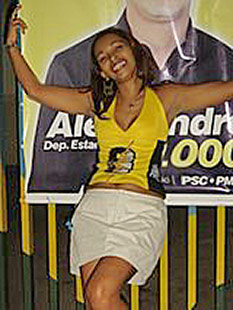 Date this lovely Brazil girl Crisnan from Belem B2158