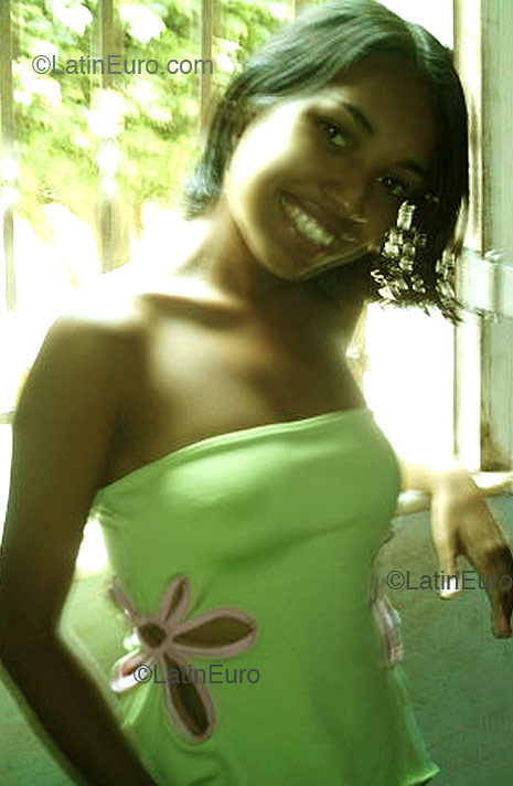 Date this tall Brazil girl Ana from Sao Luis B2170