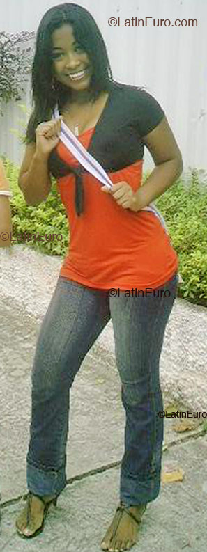Date this gorgeous Brazil girl Agnes from Rio de Janeiro B2173