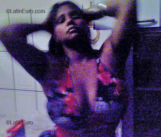 Date this voluptuous Brazil girl Adriana from  B2189
