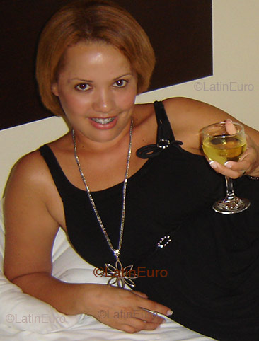 Date this nice looking Brazil girl Cleanne from Sao Luis B2191