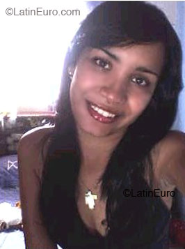 Date this voluptuous Brazil girl Laiana from  B2194
