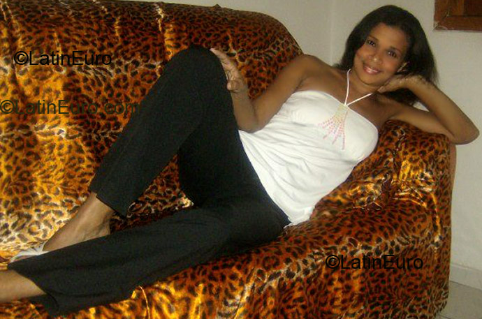 Date this cute Brazil girl Edinalva from Rio de Janeiro B2270
