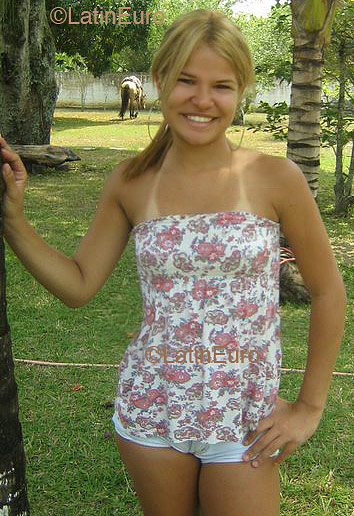 Date this beautiful Brazil girl Patricia from RIO DE JANEIRO B2301