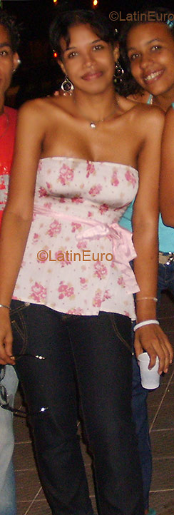 Date this beautiful Brazil girl Kenny from ARACAJU B2475
