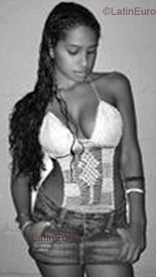 Date this georgeous Brazil girl Adriana from Feira de Santana B2479