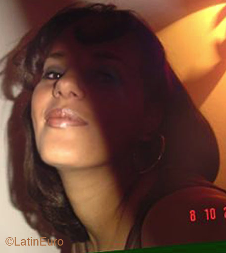 Date this nice looking Brazil girl Ellen from LONDRINA B2528