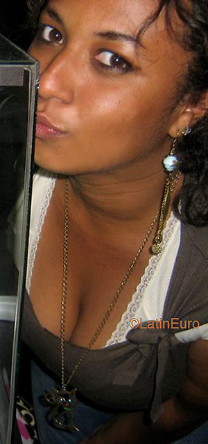 Date this delightful Brazil girl Leticia from COTIA B2529