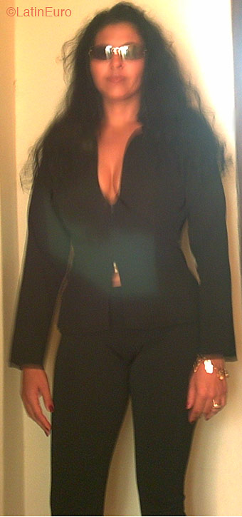 Date this hard body Brazil girl Rosangela from SERRA B2536