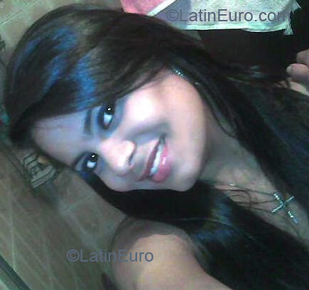 Date this pretty Brazil girl Thaise from BARREIRAS B2556