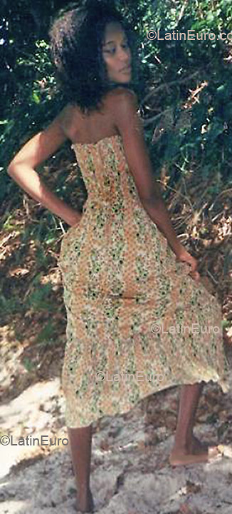Date this gorgeous Brazil girl Marines from SALVADOR B2580