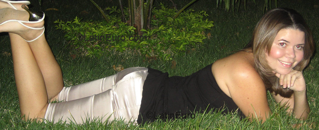 Date this funny Brazil girl Paula from SOUSA B1000