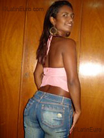 Date this attractive Brazil girl Ana from FORTALEZA B2643