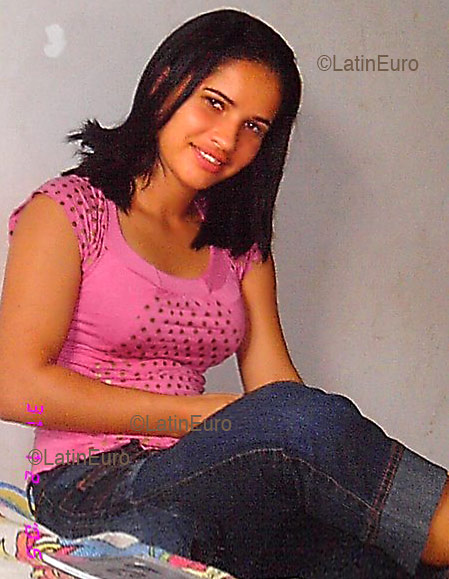 Date this pretty Brazil girl Joelma from MARABA B2735