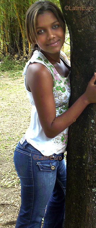 Date this passionate Brazil girl Cristiana from ITABUNA B2790