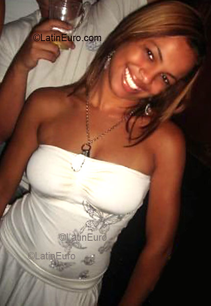 Date this lovely Brazil girl Nathalia from BELO HORIZONTE B2801