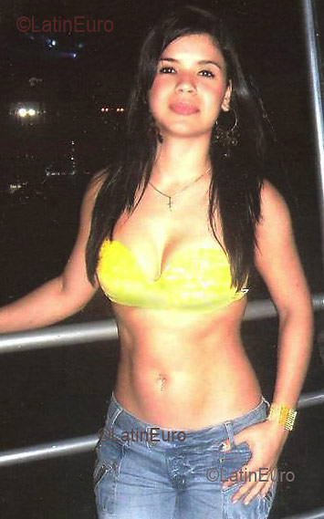 Date this charming Brazil girl Viviane from BELEM B2810