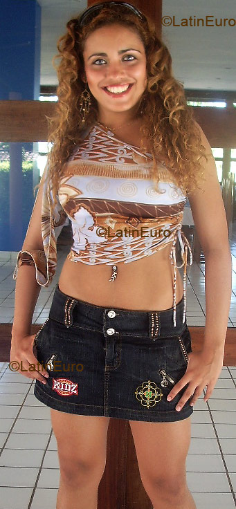 Date this cute Brazil girl Danielle from CASTANHAL B2937