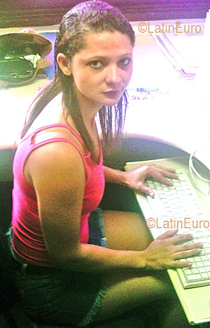 Date this nice looking Brazil girl Tiane from BELEM B2968