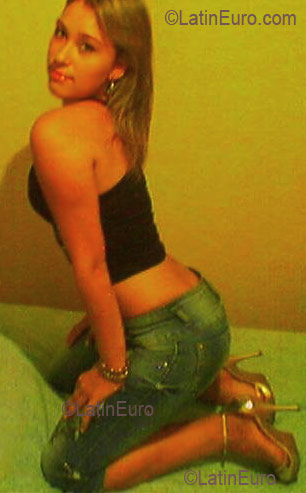 Date this young Brazil girl Mikelayne from IBIARA B2993