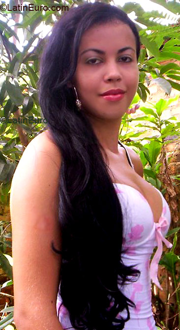 Date this delightful Brazil girl Wecila from MARABA B3036