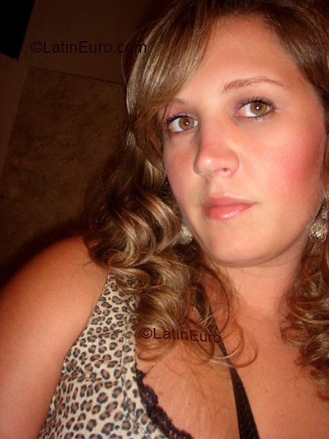 Date this delightful Brazil girl Driele from INDAIATUBA B3070