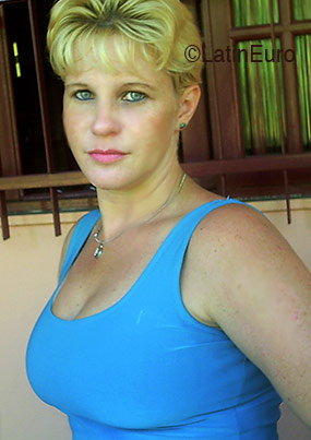 Date this nice looking Brazil girl Iedda from CACHOEIRO DE ITAPEMIRIM B3075