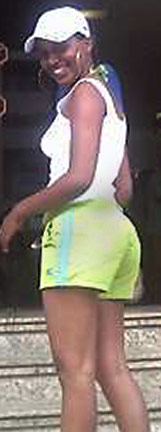 Date this foxy Brazil girl Paula from GUANAMBI B3120