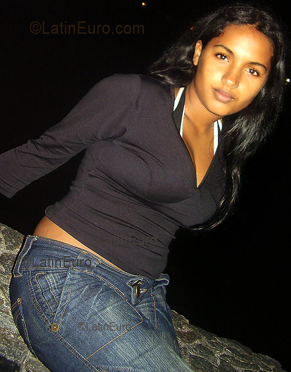 Date this pretty Brazil girl Josiane from SAO VICENTE B3170