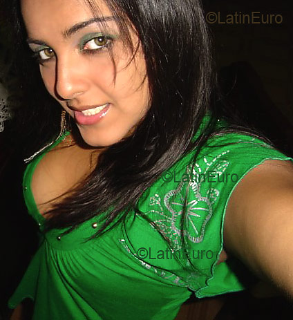 Date this nice looking Brazil girl Debora from  B3195