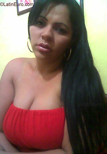 Date this stunning Brazil girl Simone from GARANHUNS B3207