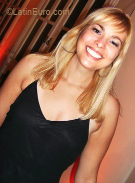 Date this foxy Brazil girl Nadieje from BELO HORIZONTE B3211