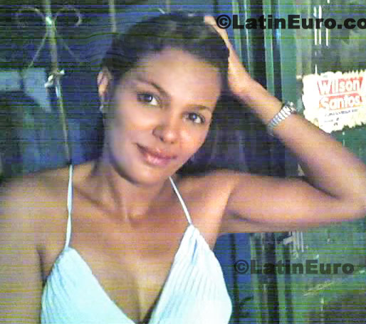 Date this attractive Brazil girl Sheila from Cuiaba B321
