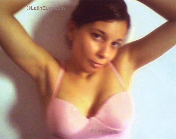 Date this happy Brazil girl Thatiana from SAO VICENTE B3241
