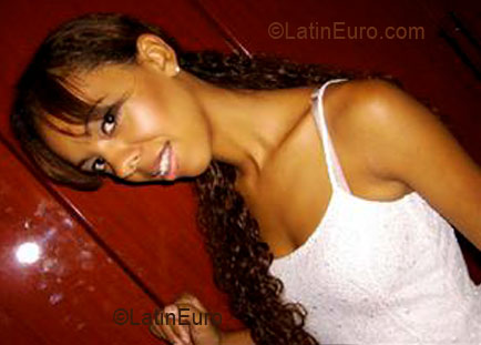 Date this hot Brazil girl Giullya-Br from FLORIANOPOLIS B3330