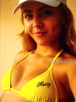 Date this georgeous Brazil girl Amanda from PRAIA GRANDE B3423