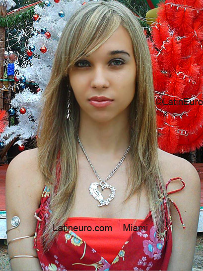 Date this sultry Brazil girl Rhaiany from ARACRUZ B3424