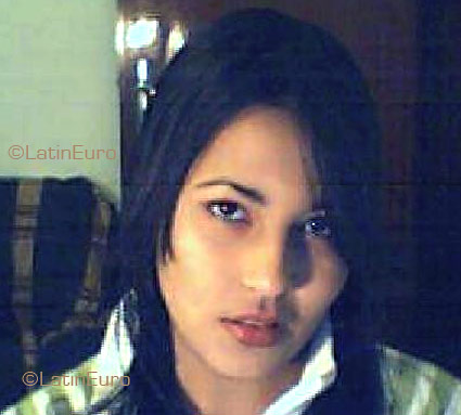 Date this hard body Brazil girl Emanuele from IPATINGA B3442
