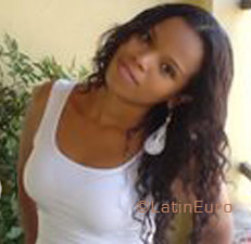 Date this sultry Brazil girl Giovana from UBERABA B3489