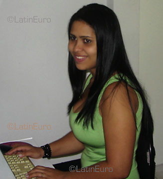 Date this attractive Brazil girl Denise from SAO LUIS B3594