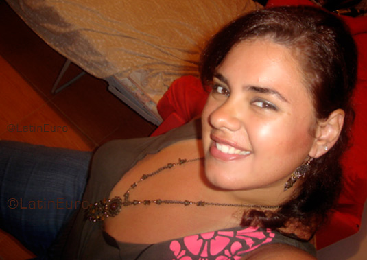 Date this nice looking Brazil girl Aline from RIO DE JANEIRO B3794