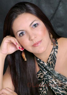 Date this attractive Brazil girl Luciana from FRANCA B3824