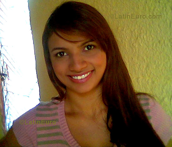 Date this attractive Brazil girl Milene from FORTALEZA B3843