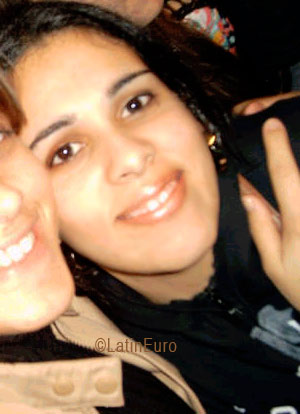 Date this attractive Brazil girl Fabiane from BLUMENAU B3961
