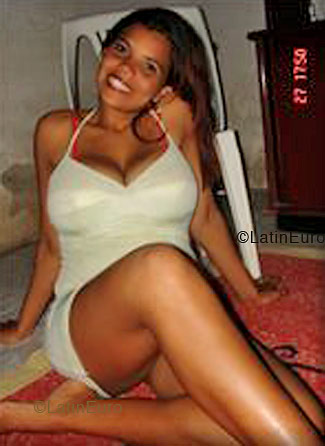 Date this nice looking Brazil girl Michelle from  B3965