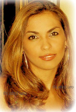 Date this lovely Brazil girl Luana from GOVERNADOR VALADARES B4056