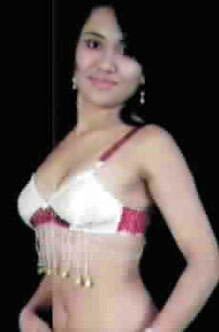 Date this happy Brazil girl Gilvane from BRASILIA B4085